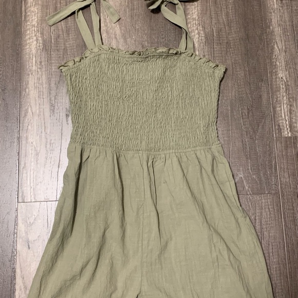 Green romper - Picture 2 of 4